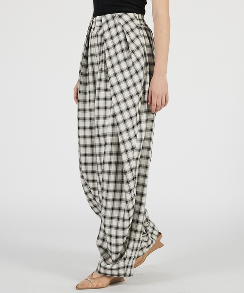 PRANK PROJECT(プランクプロジェクト)の「【2026Summer Pre-Order】タックフォルムボリュームチェックパンツ / Tuck Form Volume Check Pants(その他パンツ・レディース・マルチ・36/38)」の8枚目の写真