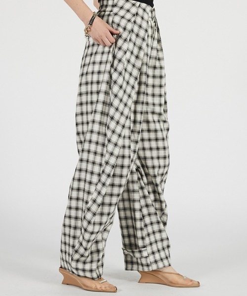 PRANK PROJECT(プランクプロジェクト)の「【2026Summer Pre-Order】タックフォルムボリュームチェックパンツ / Tuck Form Volume Check Pants(その他パンツ・レディース・マルチ・36/38)」の10枚目の写真