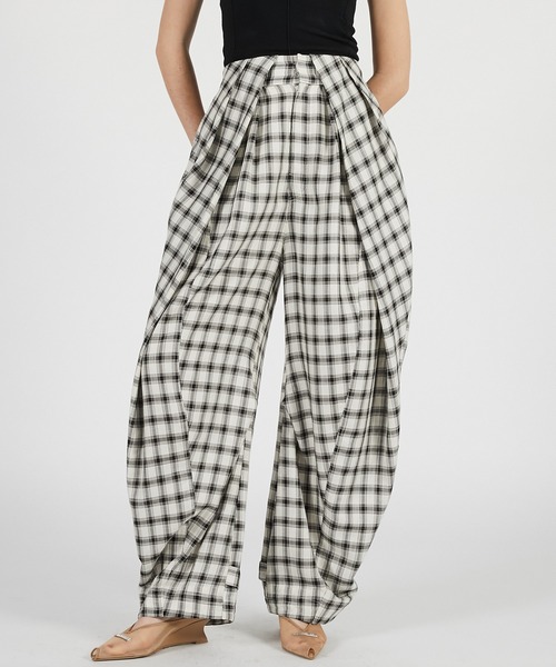 PRANK PROJECT(プランクプロジェクト)の「【2026Summer Pre-Order】タックフォルムボリュームチェックパンツ / Tuck Form Volume Check Pants(その他パンツ・レディース・マルチ・36/38)」の3枚目の写真