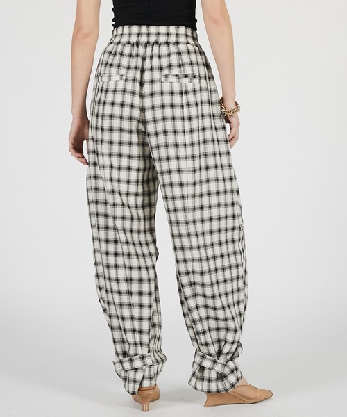 PRANK PROJECT(プランクプロジェクト)の「【2026Summer Pre-Order】タックフォルムボリュームチェックパンツ / Tuck Form Volume Check Pants(その他パンツ・レディース・マルチ・36/38)」の12枚目の写真