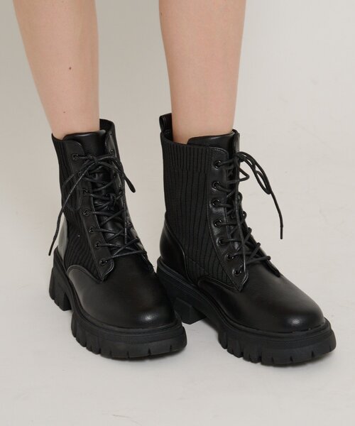w closet(ダブルクローゼット)の「レースアップスニーカーブーツ(その他シューズ・レディース・ブラック・LARGE/MEDIUM)」の1枚目の写真