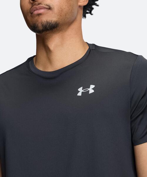 UNDER ARMOUR(アンダーアーマー)の「UAクール エリート ショートスリーブ Tシャツ(トレーニング/メンズ)(Tシャツ/カットソー・メンズ・ブラック・XL/M/L/2XL/3XL/S)」の4枚目の写真
