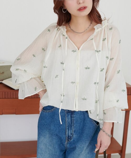 DISCOAT（ディスコート）の「花柄刺繍衿フリルシャツ（シャツ/ブラウス・レディース・アイボリー/ブラック/ミント・FREE）」の7枚目の写真