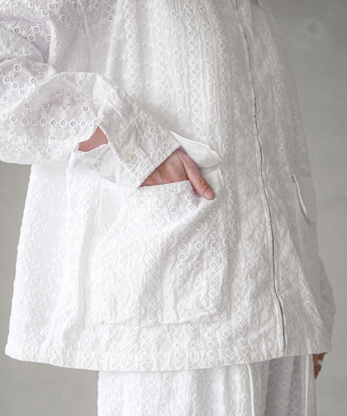 SOLAMONAT LARME(ソラモナラーム)の「刺繍シャツブルゾン(ブルゾン・レディース・ホワイト/ブラック・FREE)」の16枚目の写真