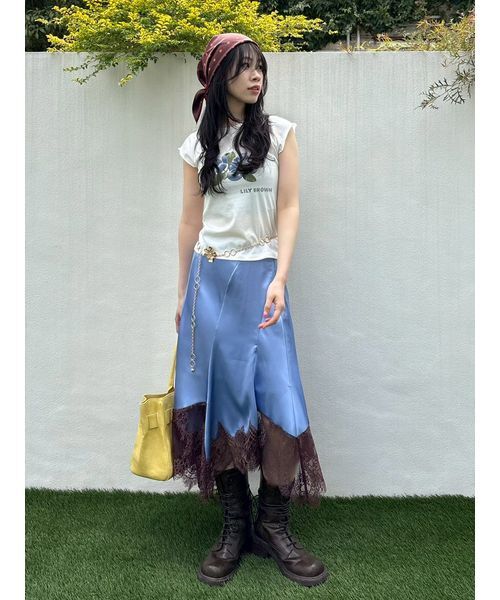 LILY BROWN(リリーブラウン)の「イレギュラーヘムサテンスカート(スカート・レディース・ブルー/ブラック/コーラル・F)」の16枚目の写真
