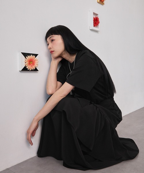 ELUNIS(エルニス)の「アシメティアードロングスカート(スカート・レディース・ブラック/グレー・FREE)」の6枚目の写真