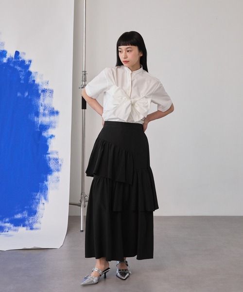 ELUNIS(エルニス)の「アシメティアードロングスカート(スカート・レディース・ブラック/グレー・FREE)」の15枚目の写真