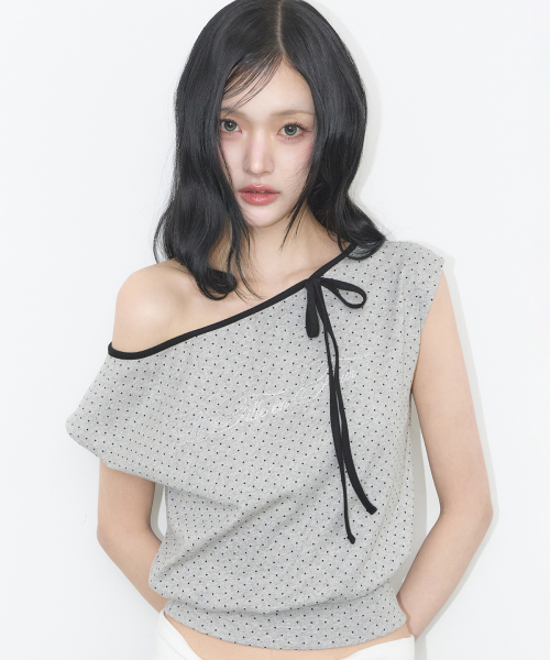 ILLIGO(イリゴ)の「ドットボートネックトップ グレー(Tシャツ/カットソー・レディース・その他・OS)」の2枚目の写真