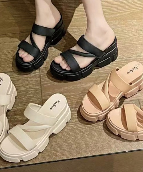 ADDITION STORE(アディションストア)の「\+7.5cm 脚長美脚♪簡単水洗い/フラップ 厚底サンダル(サンダル・レディース・ベージュ/ブラック/オフホワイト・25cm/24cm/23cm)」の4枚目の写真