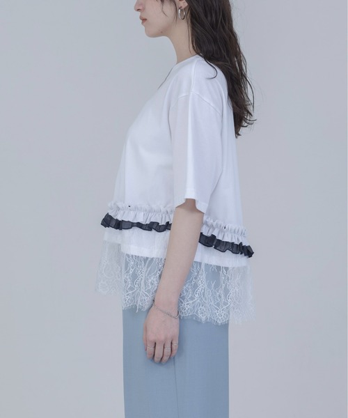 Eimee Law(エイミーロウ)の「ウェーブフリル ヘムレースTシャツ(Tシャツ/カットソー・レディース・オフホワイト/ブラック・FREE)」の17枚目の写真