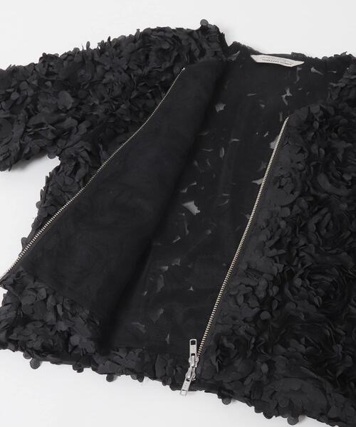 URBAN RESEARCH ROSSO WOMEN(アーバンリサーチ ロッソ)の「Torrazzo Donna FLOWER BOUQUET BLOUSON(ブルゾン・レディース・ブラック/アイボリー・FREE)」の6枚目の写真