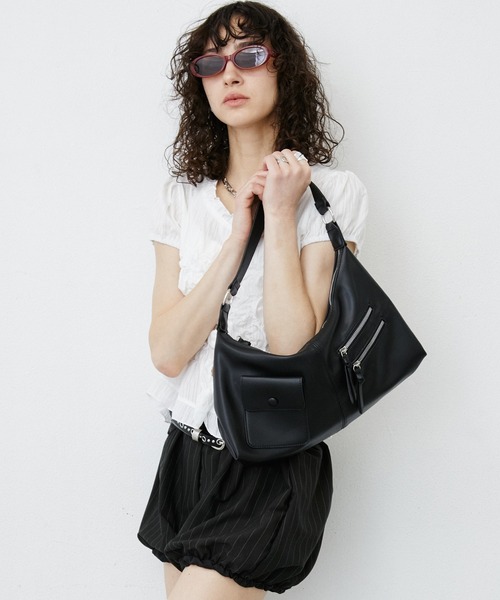 uyu.(ウユ)の「Stripe Balloon Short Pants/ストライプ柄バルーンショートパンツ(その他パンツ・レディース・ブラック・LARGE/MEDIUM/SMALL)」の4枚目の写真