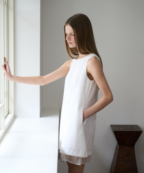 DEHEVE（デヘヴェ）の「Layered Chiffon Mini Dress [Ivory]（ワンピース・レディース・アイボリー・SMALL/MEDIUM）」の6枚目の写真