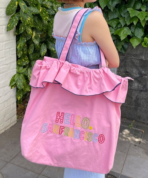 HELLO.SANFRANCISCO(ハローサンフランシスコ)の「【HELLO.SANFRANCISCO/ハローサンフランシスコ】フリル刺繍BIGトートバッグ(トートバッグ・レディース・ブルー系その他/イエロー/ピンク/アイボリー・ONE SIZE)」の4枚目の写真