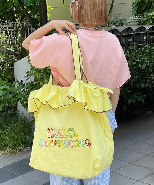 HELLO.SANFRANCISCO(ハローサンフランシスコ)の「【HELLO.SANFRANCISCO/ハローサンフランシスコ】フリル刺繍BIGトートバッグ(トートバッグ・レディース・ブルー系その他/イエロー/ピンク/アイボリー・ONE SIZE)」の3枚目の写真