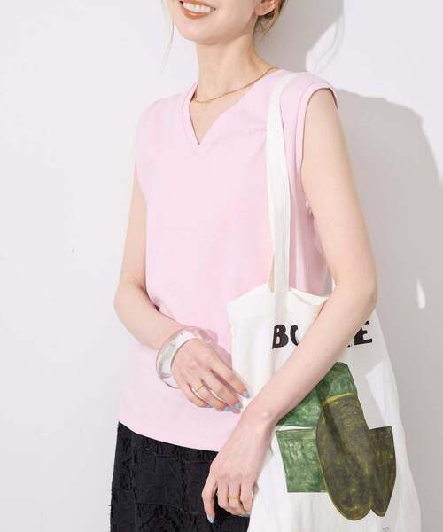 SLOBE IENA(スローブイエナ)の「《シリーズあり/12色展開》1dozen 汗染み防止Vネックノースリ(Tシャツ/カットソー・レディース・ベージュ/チャコールグレー/パープル/ブルー/レッド/ネイビー/カーキ/ピンク/アイボリー/イエロー/グリーン/ピンク系その他・FREE)」の10枚目の写真
