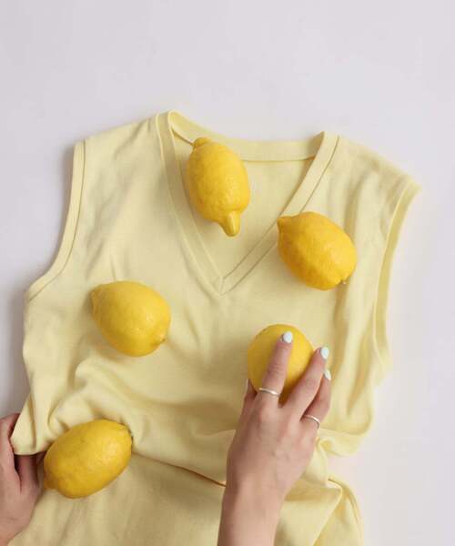 SLOBE IENA(スローブイエナ)の「《シリーズあり/12色展開》1dozen 汗染み防止Vネックノースリ(Tシャツ/カットソー・レディース・ベージュ/チャコールグレー/パープル/ブルー/レッド/ネイビー/カーキ/ピンク/アイボリー/イエロー/グリーン/ピンク系その他・FREE)」の9枚目の写真