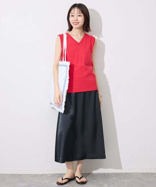 SLOBE IENA(スローブイエナ)の「《シリーズあり/12色展開》1dozen 汗染み防止Vネックノースリ(Tシャツ/カットソー・レディース・ベージュ/チャコールグレー/パープル/ブルー/レッド/ネイビー/カーキ/ピンク/アイボリー/イエロー/グリーン/ピンク系その他・FREE)」の17枚目の写真