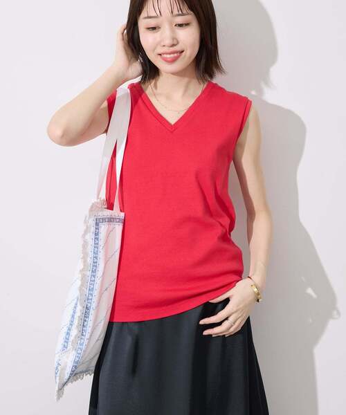 SLOBE IENA(スローブイエナ)の「《シリーズあり/12色展開》1dozen 汗染み防止Vネックノースリ(Tシャツ/カットソー・レディース・ベージュ/チャコールグレー/パープル/ブルー/レッド/ネイビー/カーキ/ピンク/アイボリー/イエロー/グリーン/ピンク系その他・FREE)」の19枚目の写真