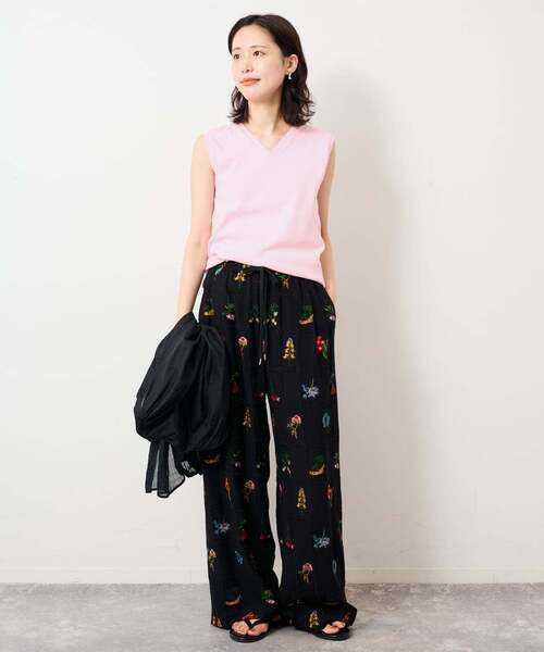 SLOBE IENA(スローブイエナ)の「《シリーズあり/12色展開》1dozen 汗染み防止Vネックノースリ(Tシャツ/カットソー・レディース・ベージュ/チャコールグレー/パープル/ブルー/レッド/ネイビー/カーキ/ピンク/アイボリー/イエロー/グリーン/ピンク系その他・FREE)」の20枚目の写真