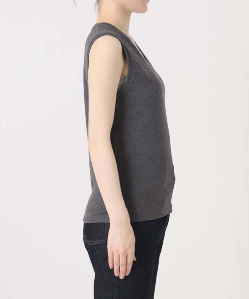 SLOBE IENA(スローブイエナ)の「《シリーズあり/12色展開》1dozen 汗染み防止Vネックノースリ(Tシャツ/カットソー・レディース・ベージュ/チャコールグレー/パープル/ブルー/レッド/ネイビー/カーキ/ピンク/アイボリー/イエロー/グリーン/ピンク系その他・FREE)」の18枚目の写真