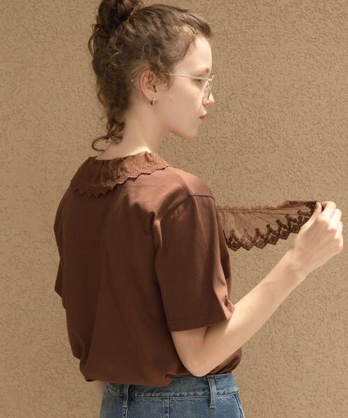 URBAN RESEARCH Sonny Label(アーバンリサーチサニーレーベル)の「Vネックフリルレースカラープルオーバー(Tシャツ/カットソー・レディース・ブラウン/オフホワイト/チャコールグレー・FREE)」の3枚目の写真