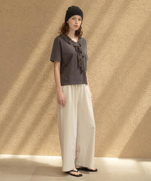 URBAN RESEARCH Sonny Label(アーバンリサーチサニーレーベル)の「Vネックフリルレースカラープルオーバー(Tシャツ/カットソー・レディース・ブラウン/オフホワイト/チャコールグレー・FREE)」の18枚目の写真