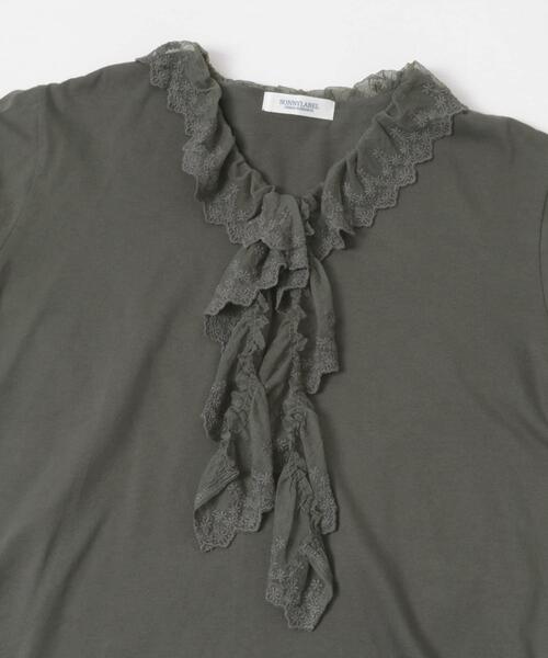 URBAN RESEARCH Sonny Label(アーバンリサーチサニーレーベル)の「Vネックフリルレースカラープルオーバー(Tシャツ/カットソー・レディース・ブラウン/オフホワイト/チャコールグレー・FREE)」の20枚目の写真