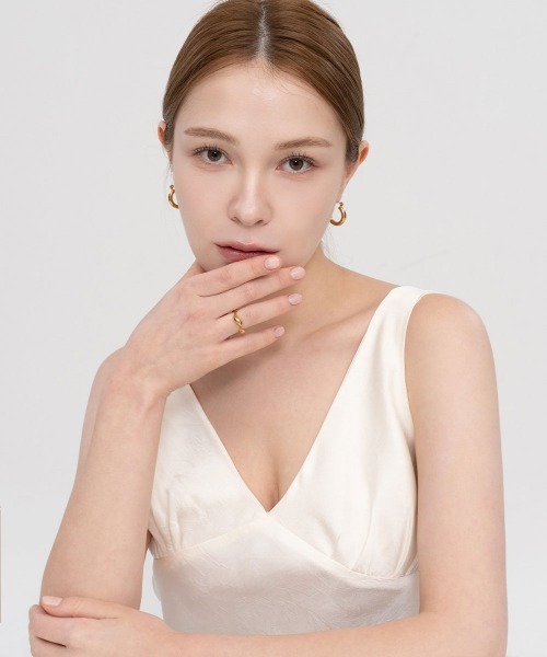 CEMONEMO(セモネモ)の「【金属アレルギー対応】シンプル スナップ フープ ピアス / ステンレス(ピアス(両耳用)・レディース・シルバー/ゴールド・FREE)」の4枚目の写真