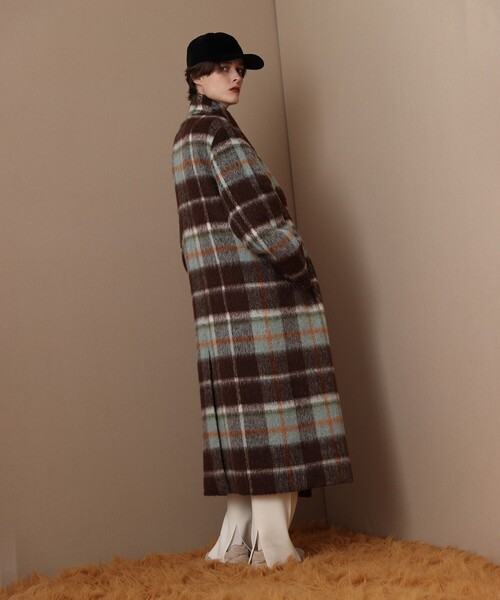 allureville(アルアバイル)の「シャギーチェックベルテッドコート(ダッフルコート・レディース・ブラウン系その他・2/1)」の10枚目の写真