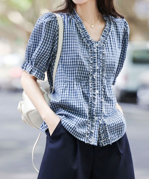 ONEP STAR(ワンピスター)の「フリルVネックギンガムチェックブラウス(シャツ/ブラウス・レディース・ブルー・X-LARGE/LARGE/MEDIUM)」の12枚目の写真
