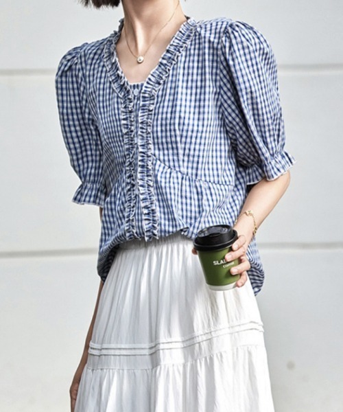 ONEP STAR(ワンピスター)の「フリルVネックギンガムチェックブラウス(シャツ/ブラウス・レディース・ブルー・X-LARGE/LARGE/MEDIUM)」の8枚目の写真