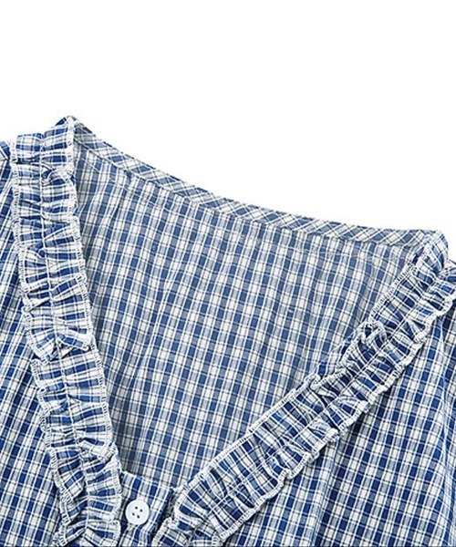 ONEP STAR(ワンピスター)の「フリルVネックギンガムチェックブラウス(シャツ/ブラウス・レディース・ブルー・X-LARGE/LARGE/MEDIUM)」の2枚目の写真