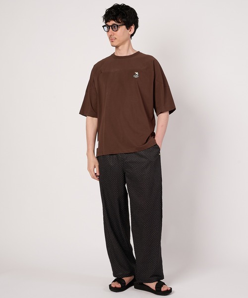 Arnold Palmer(アーノルドパーマー)の「シェア フットボール Tシャツ(Tシャツ/カットソー・レディース・アイボリー/ブラウン/チャコールグレー・S/M/XS/LL/L)」の15枚目の写真