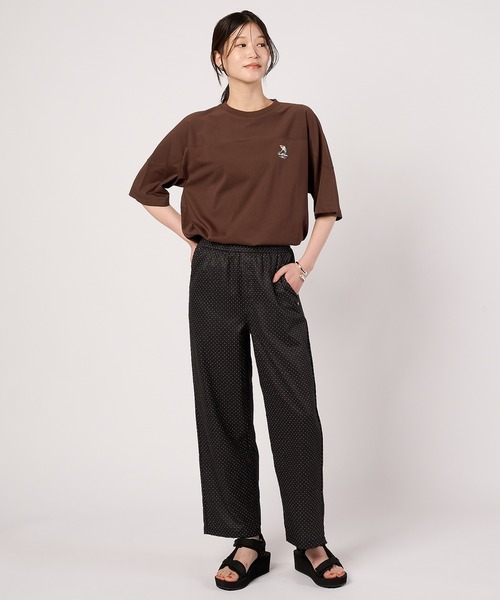 Arnold Palmer(アーノルドパーマー)の「シェア フットボール Tシャツ(Tシャツ/カットソー・レディース・アイボリー/ブラウン/チャコールグレー・S/M/XS/LL/L)」の13枚目の写真