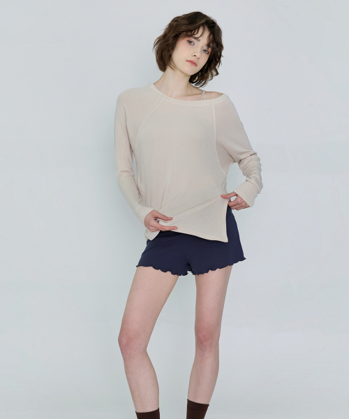 DEVIWEAR(デヴィウェア)の「女性ヨガウェア DEVI-B0061-エッシュネイビー ピラティス ビビアナ リブショーツ(その他パンツ・レディース・ネイビー・2/1)」の3枚目の写真
