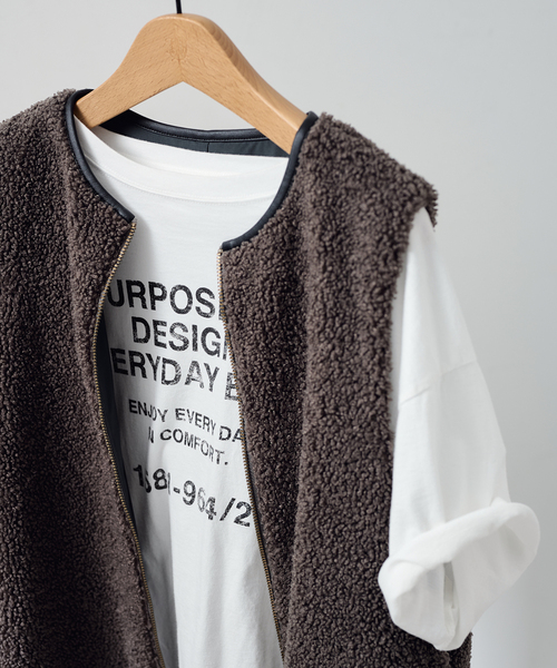 FRAMeWORK(フレームワーク)の「≪追加≫カスレロゴプリントTシャツ(Tシャツ/カットソー・レディース・ホワイト/チャコールグレー/ベージュ・FREE)」の1枚目の写真
