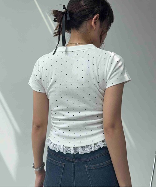 AS KNOW AS plus(アズノゥアズプラス)の「〇裾レース サイドギャザーテレコVネックTシャツ(Tシャツ/カットソー・レディース・ホワイト系/レッド/グレー系・FREE)」の17枚目の写真