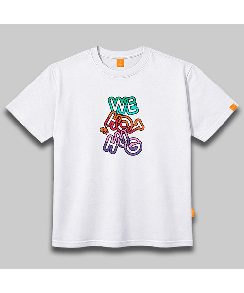 LLAMO(エラモ)の「HOTハグ 半袖Tシャツ 男女共用 ビッグサイズ(Tシャツ/カットソー・メンズ・ホワイト/ブラック/レッド/ピンク・SMALL/MEDIUM/LARGE/X-LARGE/2XL/4XL/3XL)」の1枚目の写真