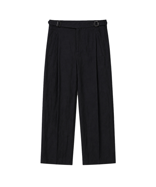 SYNQIA(シンキア)の「アシンメトリックタックディテールグルカトラウザー ドライブラック(スラックス・メンズ・その他・SMALL/MEDIUM/LARGE)」の3枚目の写真