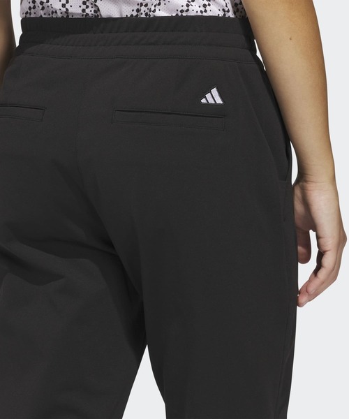 adidas(アディダス)の「ビヨンド ザ コース ベーシック アンクルパンツ【adidas Golf/アディダスゴルフ】(スウェットパンツ・レディース・ブラック・XX-LARGE/LARGE/X-LARGE/SMALL/X-SMALL/MEDIUM)」の4枚目の写真