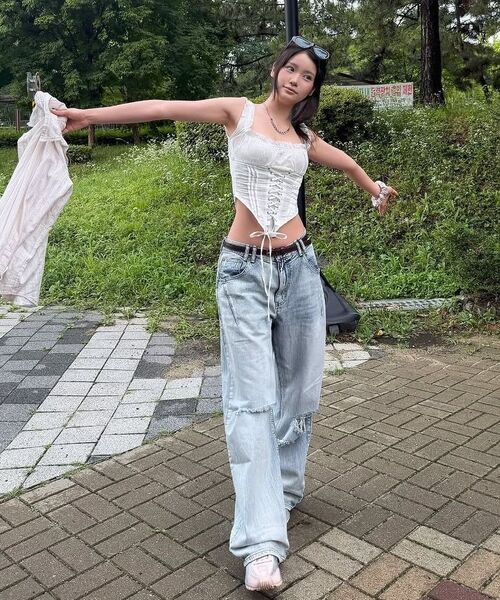 PLEASENOFOLLOW(プリーズノーフォロー)の「25Damaged Washing Wide Denim (Ice Blue)(デニムパンツ・レディース・その他・SMALL/MEDIUM/LARGE/X-SMALL)」の16枚目の写真