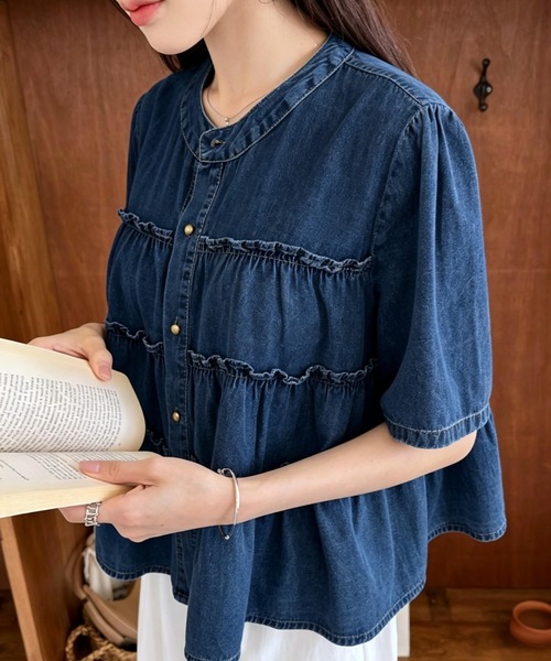 FAVORITO(ファヴォリート)の「デニムフリルブラウス(シャツ/ブラウス・レディース・ライトブルー/ダークブルー・F)」の15枚目の写真