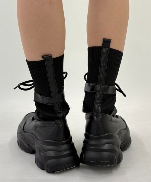 w closet(ダブルクローゼット)の「スニーカーブーツ(スニーカー・レディース・オフホワイト/ブラック・MEDIUM/LARGE)」の10枚目の写真