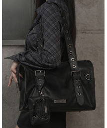 KHAKIPOINT（カーキポイント）の「Eyelet Belt Bag (black)（ショルダーバッグ）」