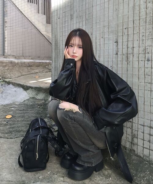 KHAKIPOINT（カーキポイント）の「Eyelet Belt Bag (black)（ショルダーバッグ・レディース・その他・FREE）」の4枚目の写真