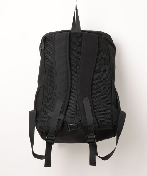Lee(リー)の「【Lee/リー】【容量21L 撥水加工を施したポリエステル素材を使用】ボックスリュックA シンプル スタイリッシュ ブランドロゴ テープチャーム付き デイリーユース 通勤 通学(バックパック/リュック・レディース・ホワイト/ピンク/ライトグリーン・FREE)」の6枚目の写真