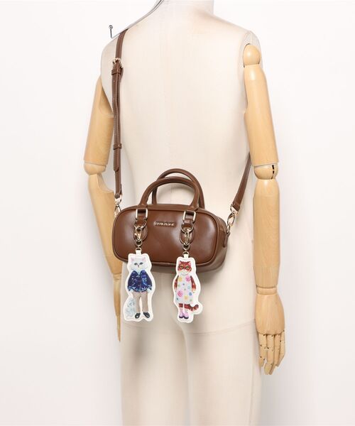 PAUL & JOE ACCESSOIRES(ポールアンドジョーアクセソワ)の「【PAUL & JOE ACCESSOIRES /ポール アンド ジョー アクセソワ 】 BAG WITH GIPSY&NOUNETTE CAHRM チャーム付きミニボストンバッグ(ボストンバッグ・レディース・ブラック/ブラウン・FREE)」の6枚目の写真