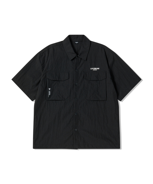 LIFE WORK（ライフワーク）の「ユーティリティツーポケット半袖シャツ（シャツ/ブラウス・メンズ・ベージュ/ブラック・MEDIUM/LARGE）」の2枚目の写真