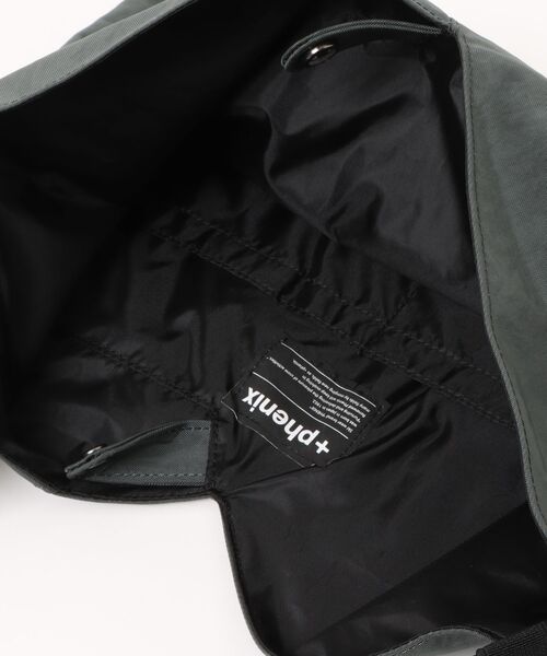 +phenix(プラスフェニックス)の「【+phenix/プラスフェニックス】TECH FUROSHIKI BAG(ショルダーバッグ・メンズ・グレー・FREE)」の5枚目の写真